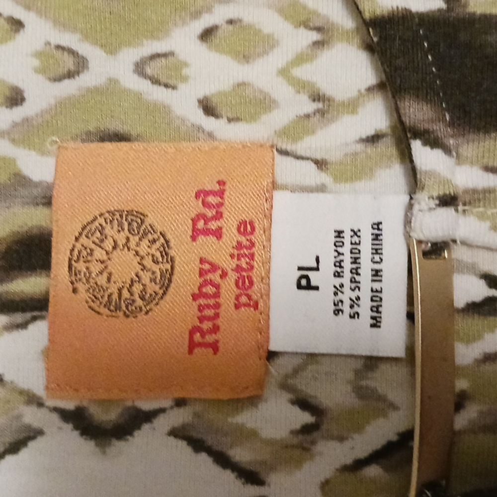 Ruby Rd. Top - Picture 4 of 4